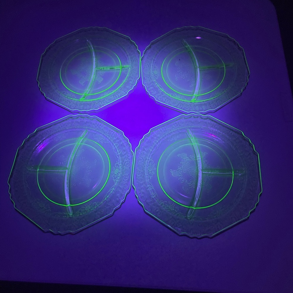 Uranium glass plate